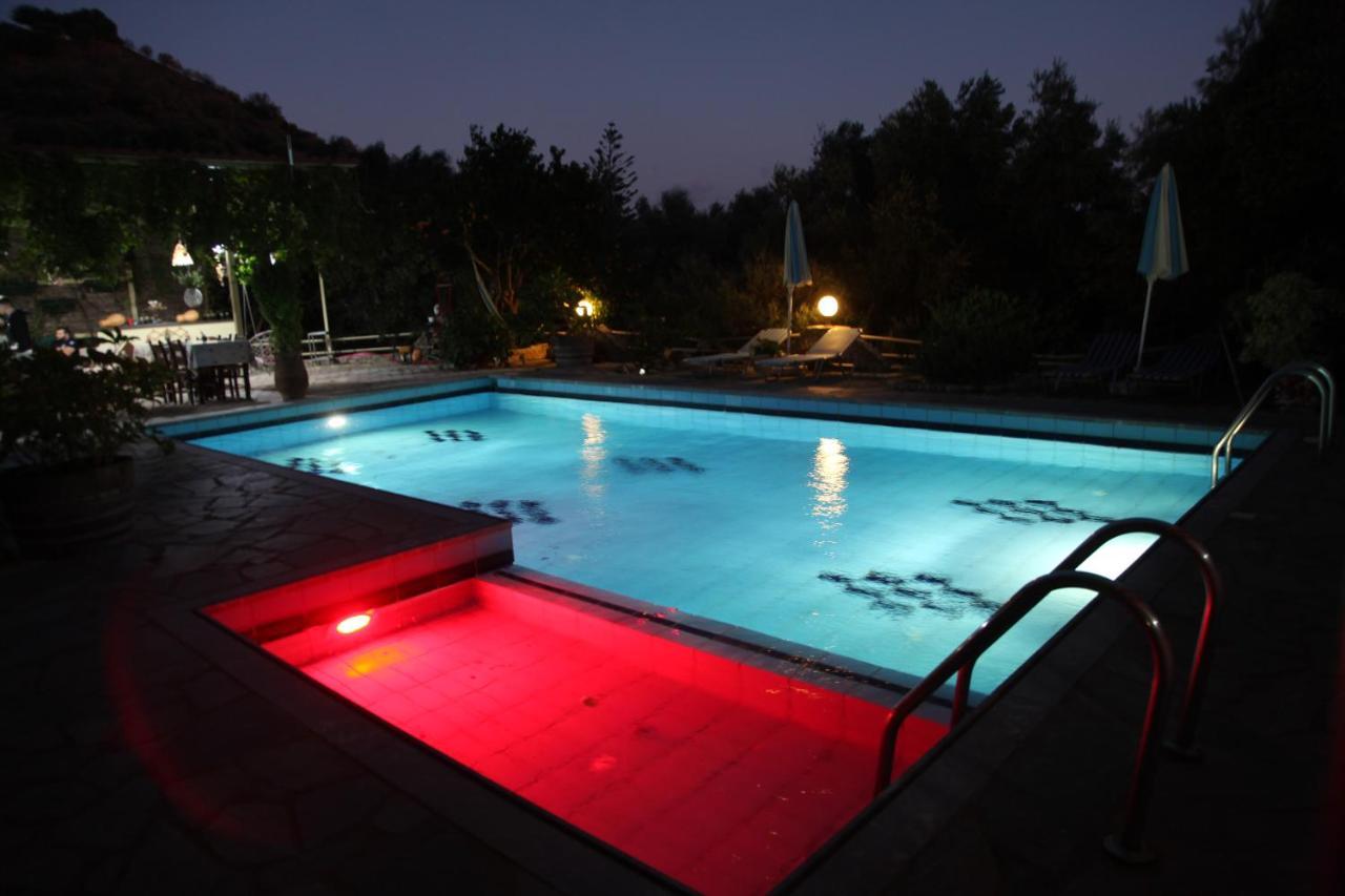Sunrise Hotel & Apartments Rodhákinon Luaran gambar