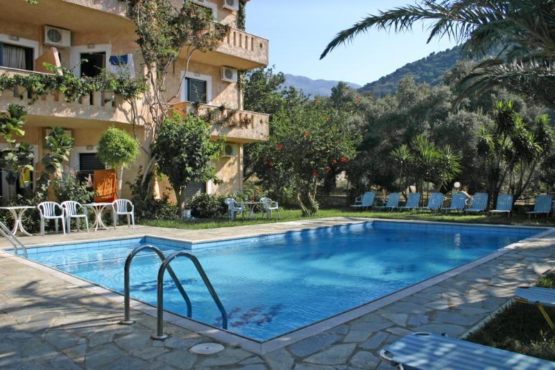 Sunrise Hotel & Apartments Rodhákinon Luaran gambar